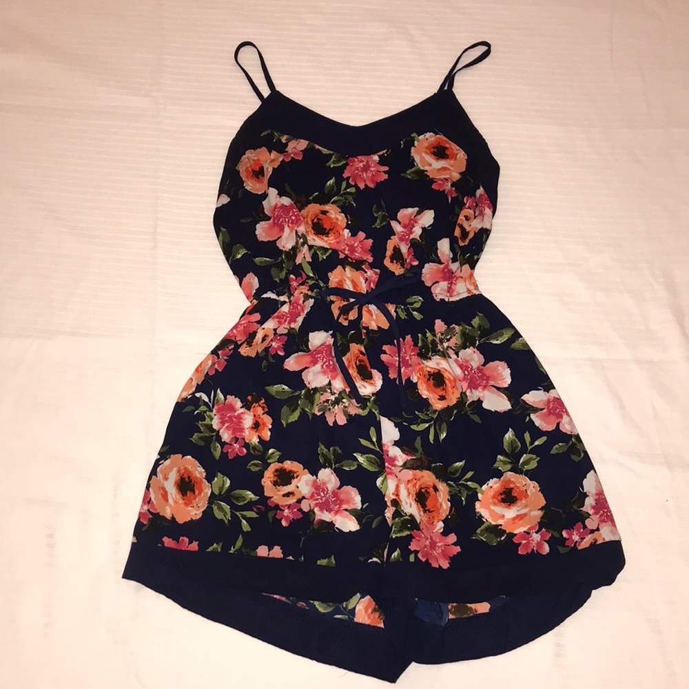 New Cute Floral Romper With Pockets
